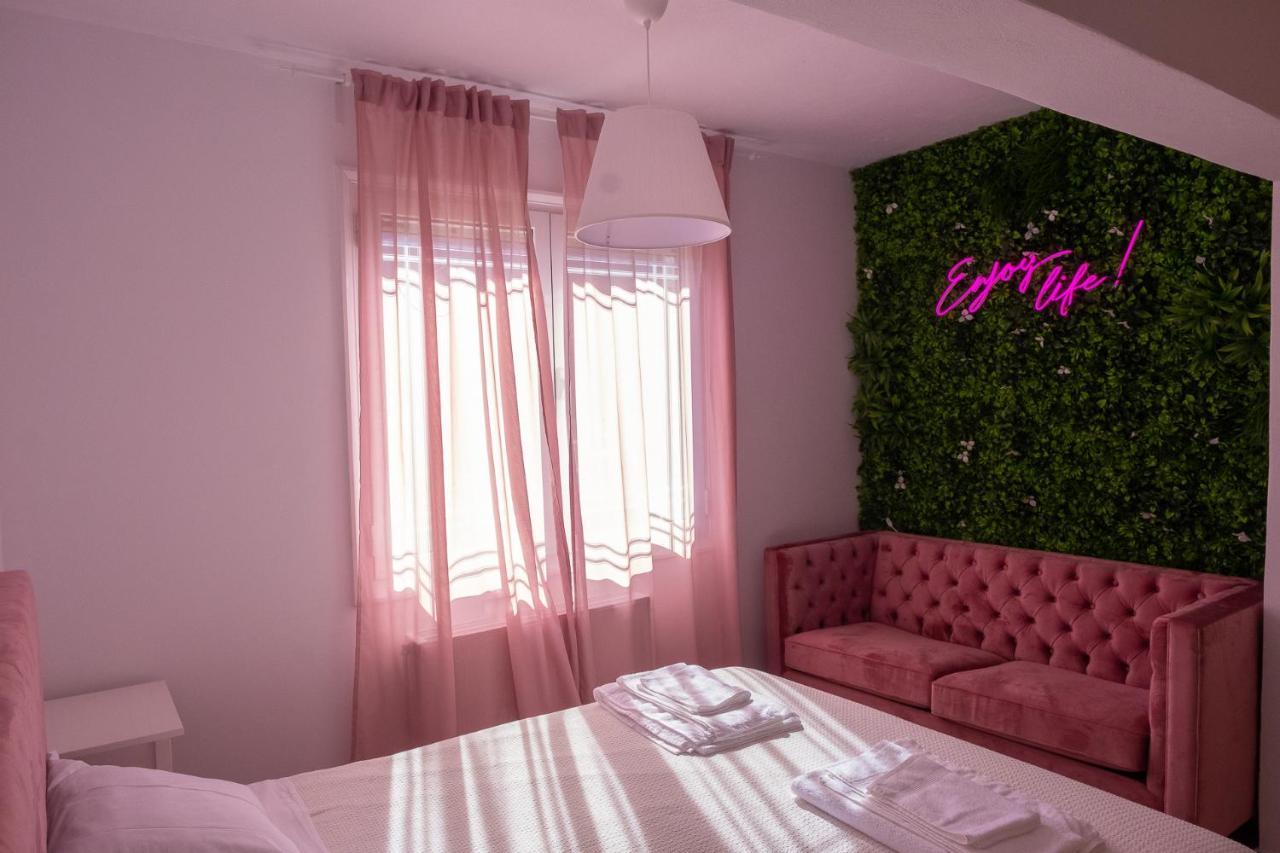 Remvi Guest House ปรามานตา ภายนอก รูปภาพ